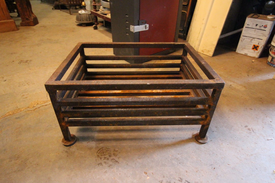 Cast Iron Fire Grate A and D Reclaim